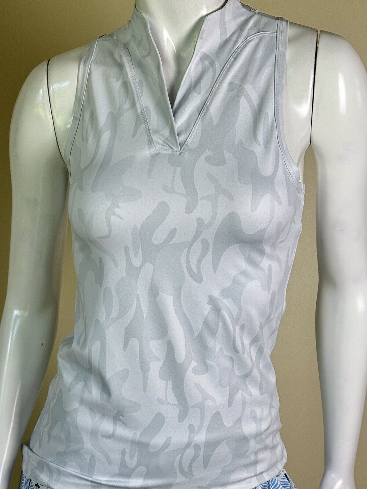 Calliope Women's Golf Shirt White Top Sz XS. (69)