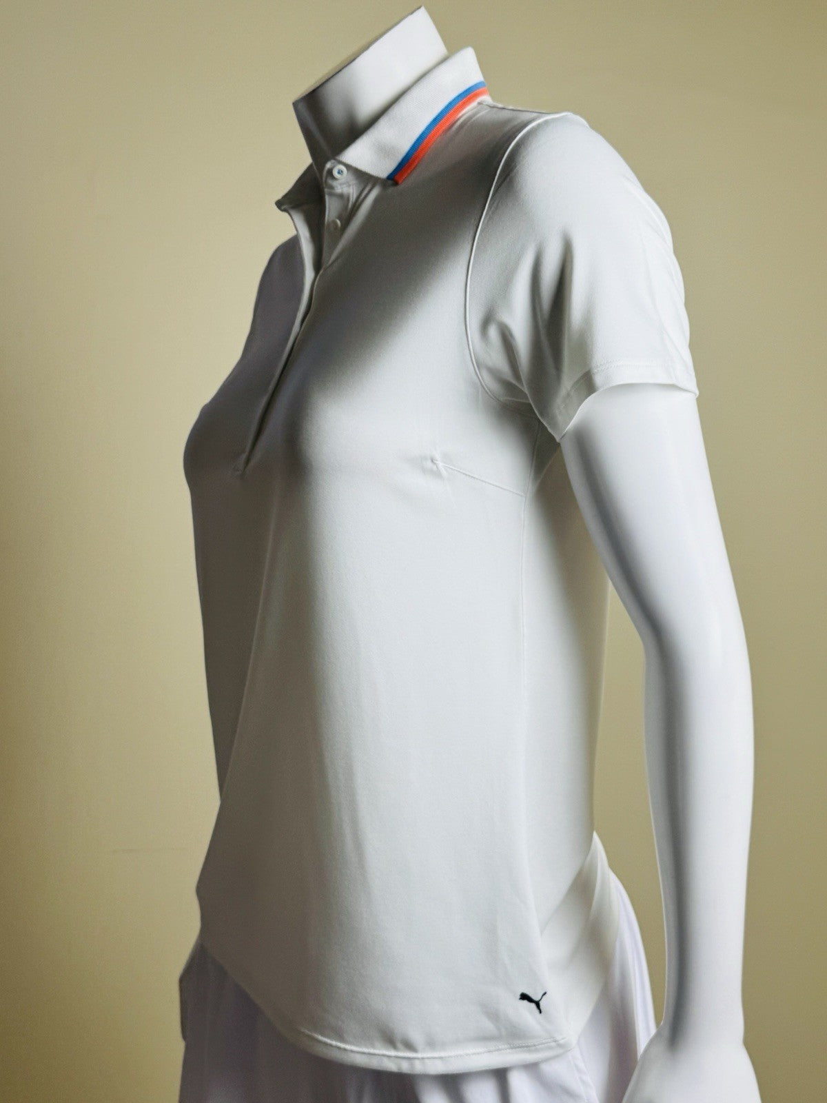 Puma Women’s Golf Shirt Sz S.   (B.188)
