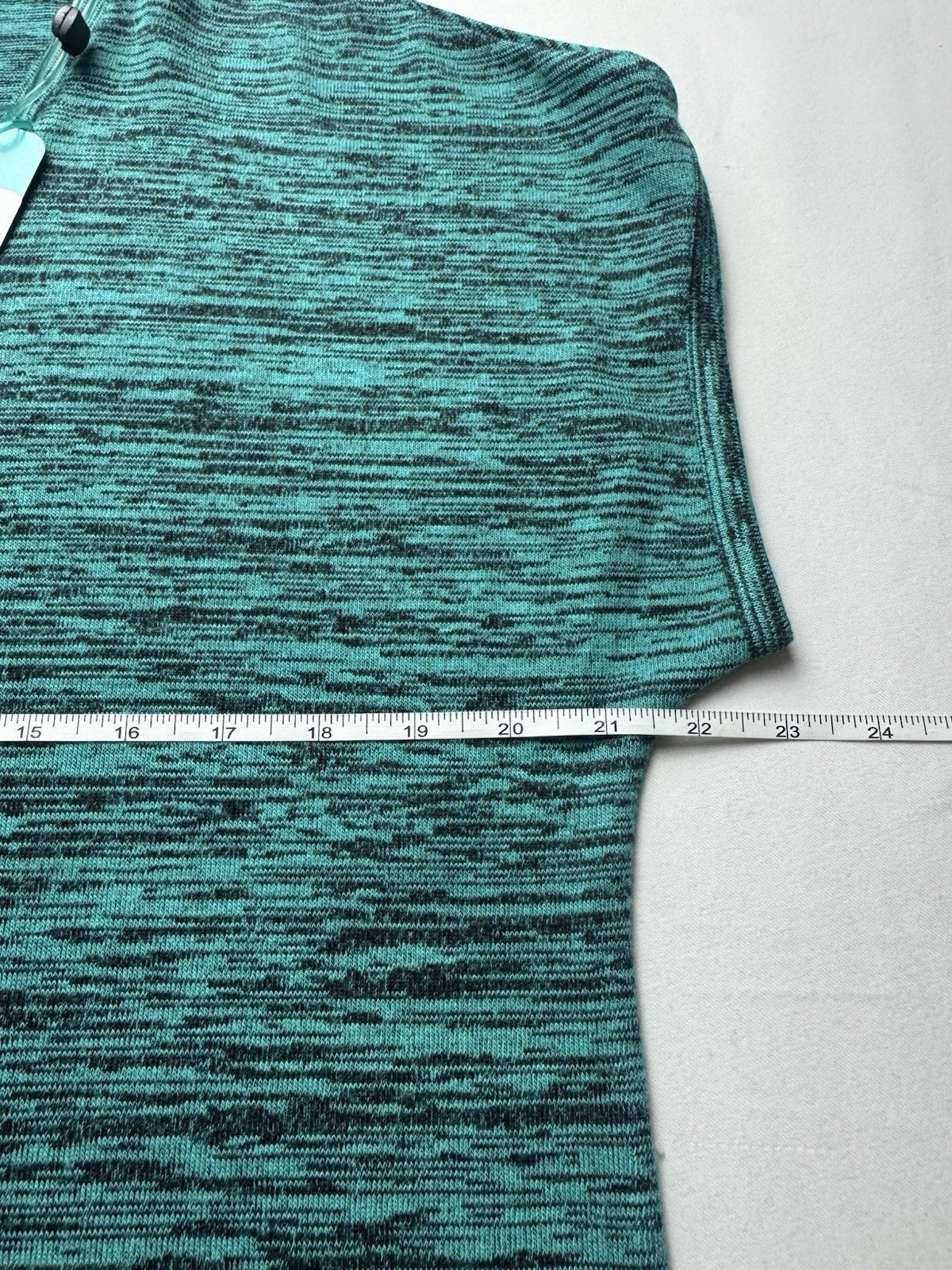 LeverWear Women's Golf shirt Sz M   (B.160)