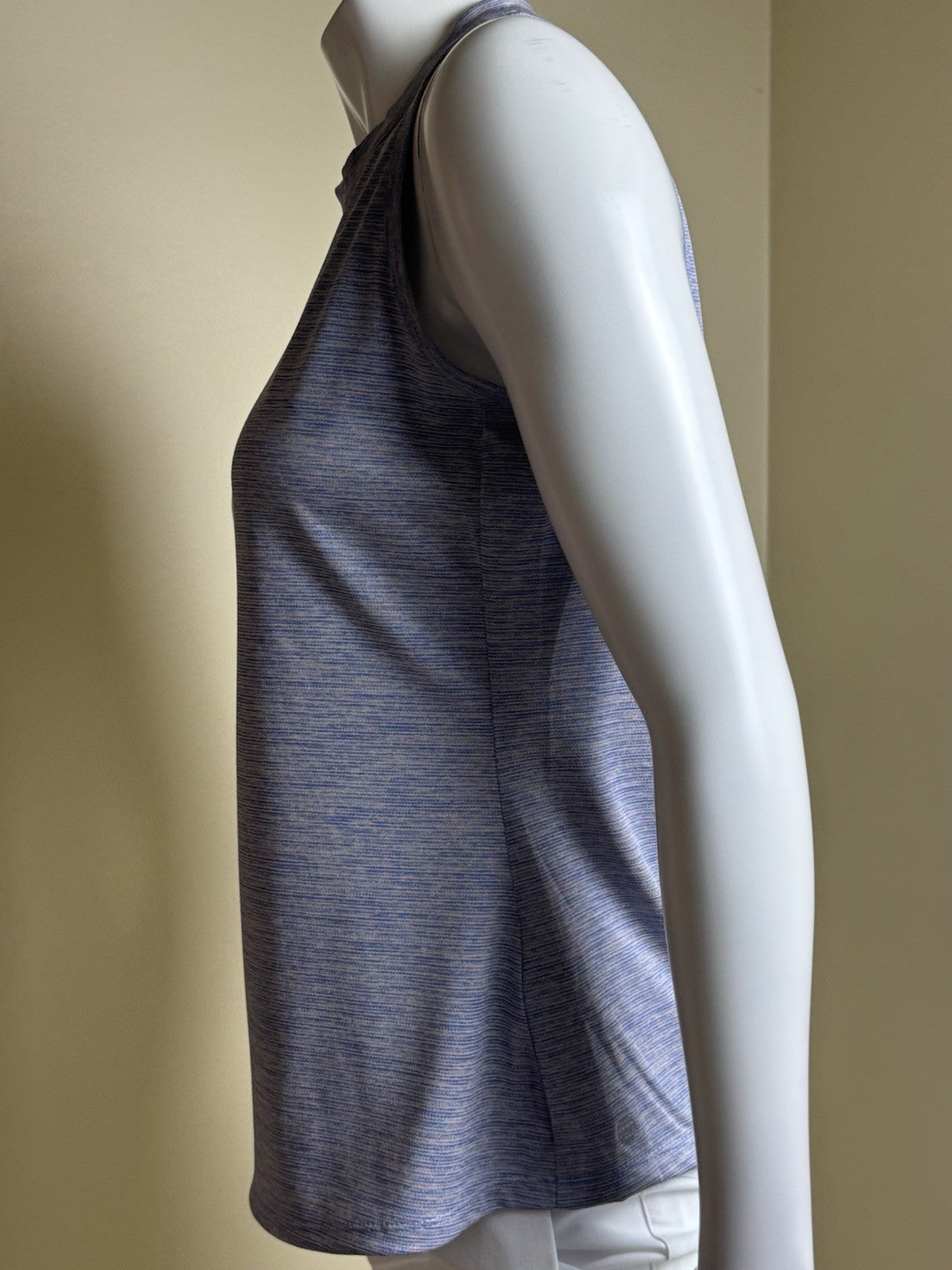 $65 Adidas Women’s Golf Shirt Sz M    (B.170)