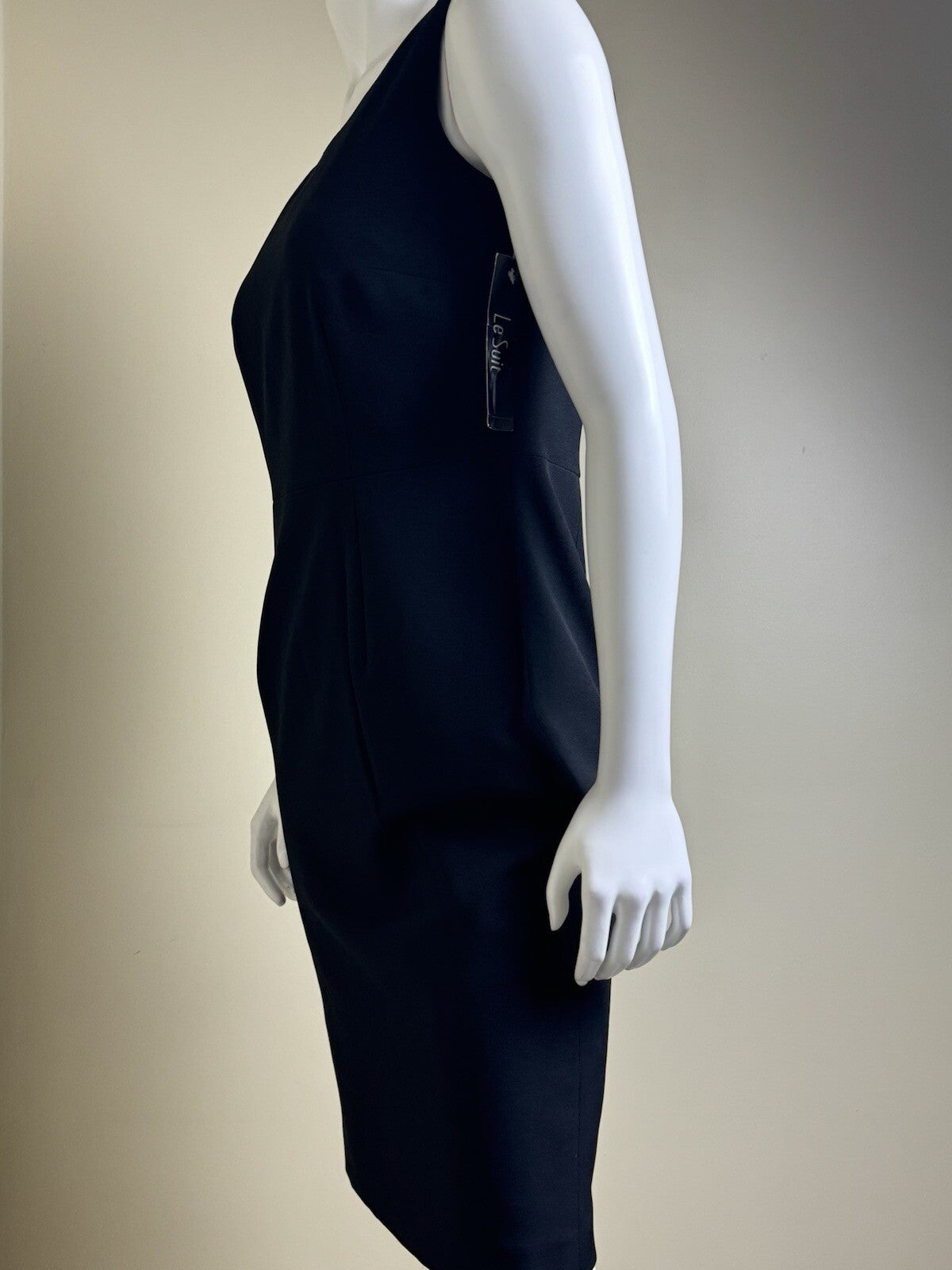 LESUIT Women's Sheath Black Dress Size 4 .  (B.92)