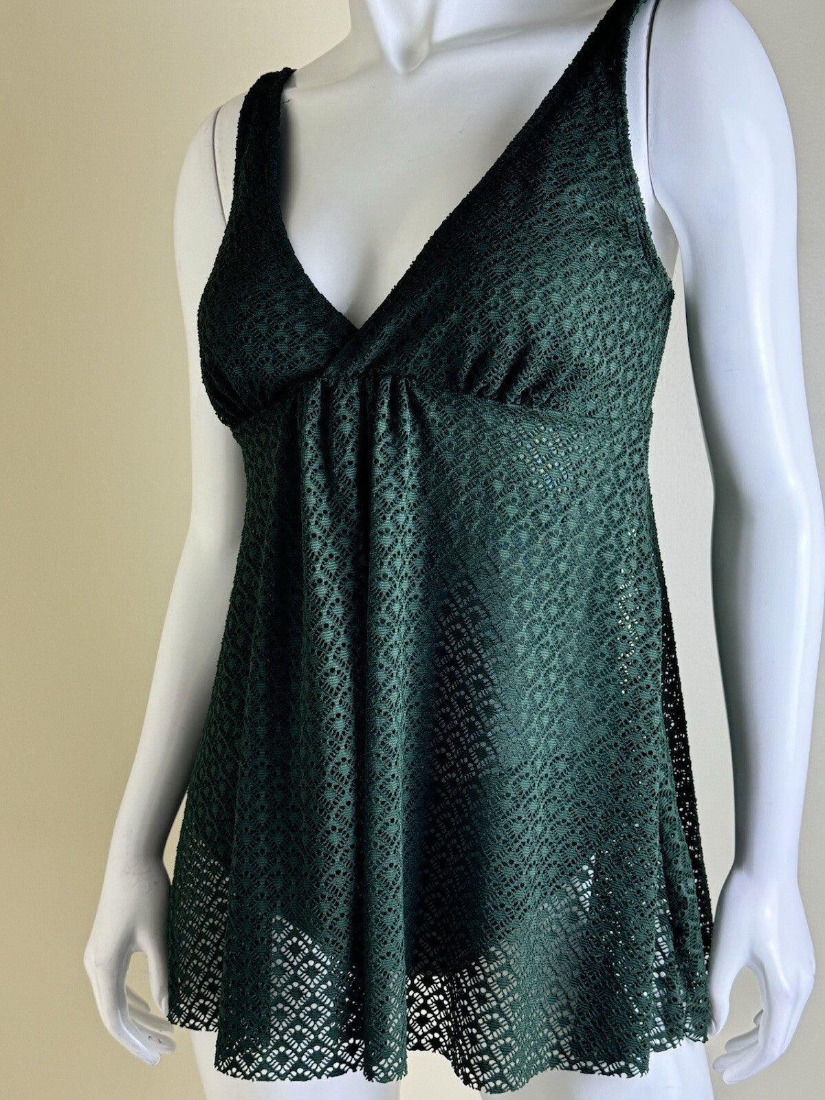 $98 Nicole Miller 1 Pc Swimsuit Green Crochet Sz S Bathing suit (B.53)