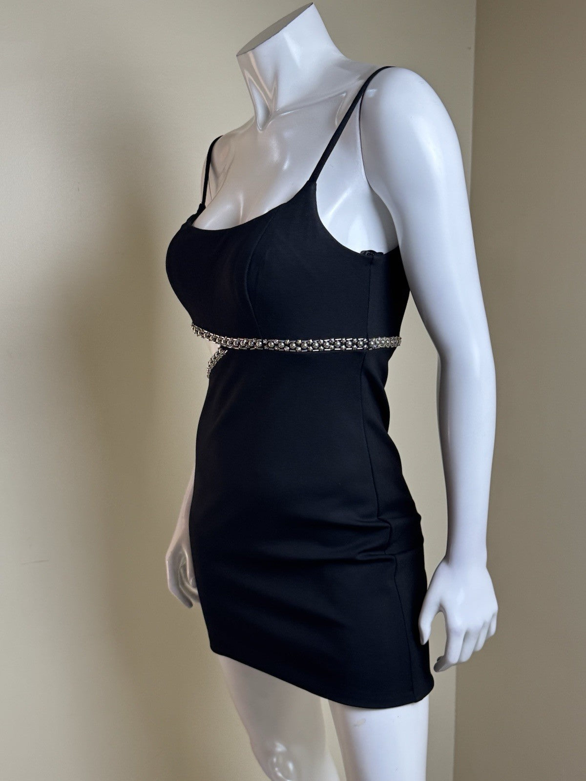 MAC DUGGAL Black Rhinestone Dress.Size 4.     (B.168)