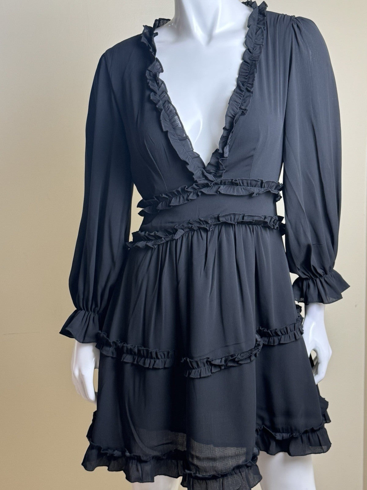 Women’s Black Fit and Flared Dress Sz XS     (B.179)