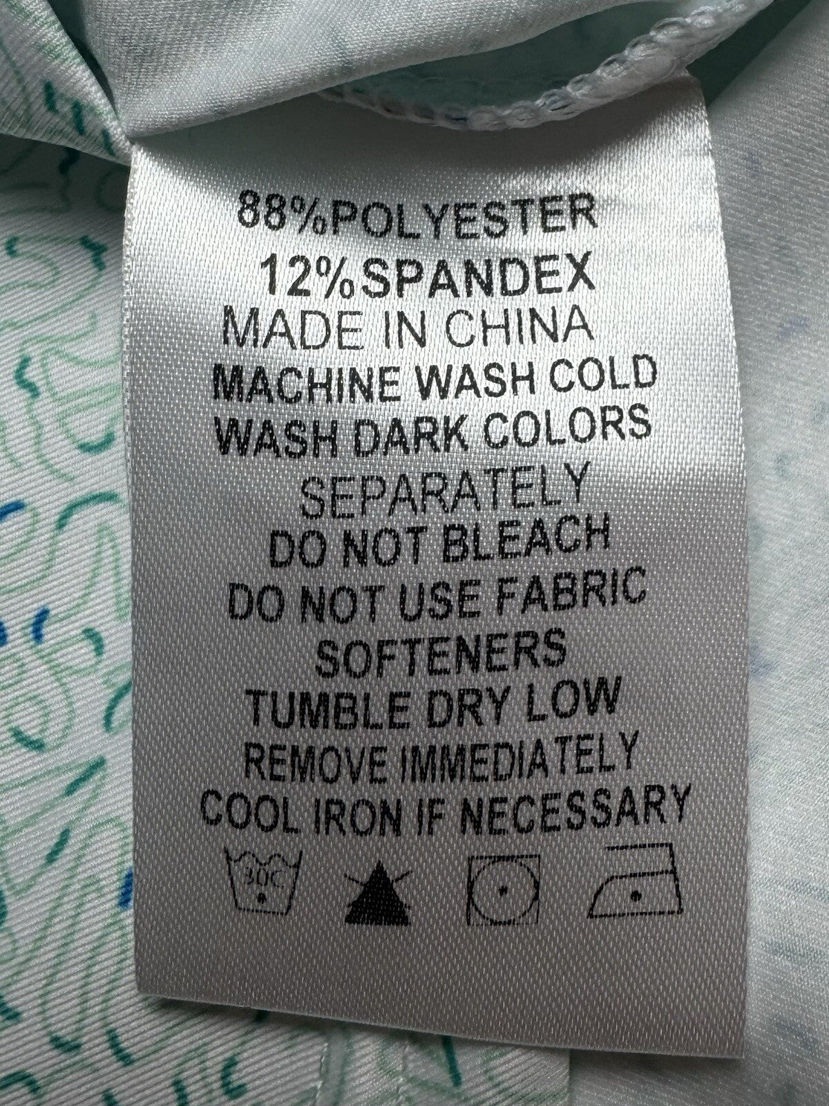 2 PUTT Women’s Golf Shirt Sz XL.    (B.38)