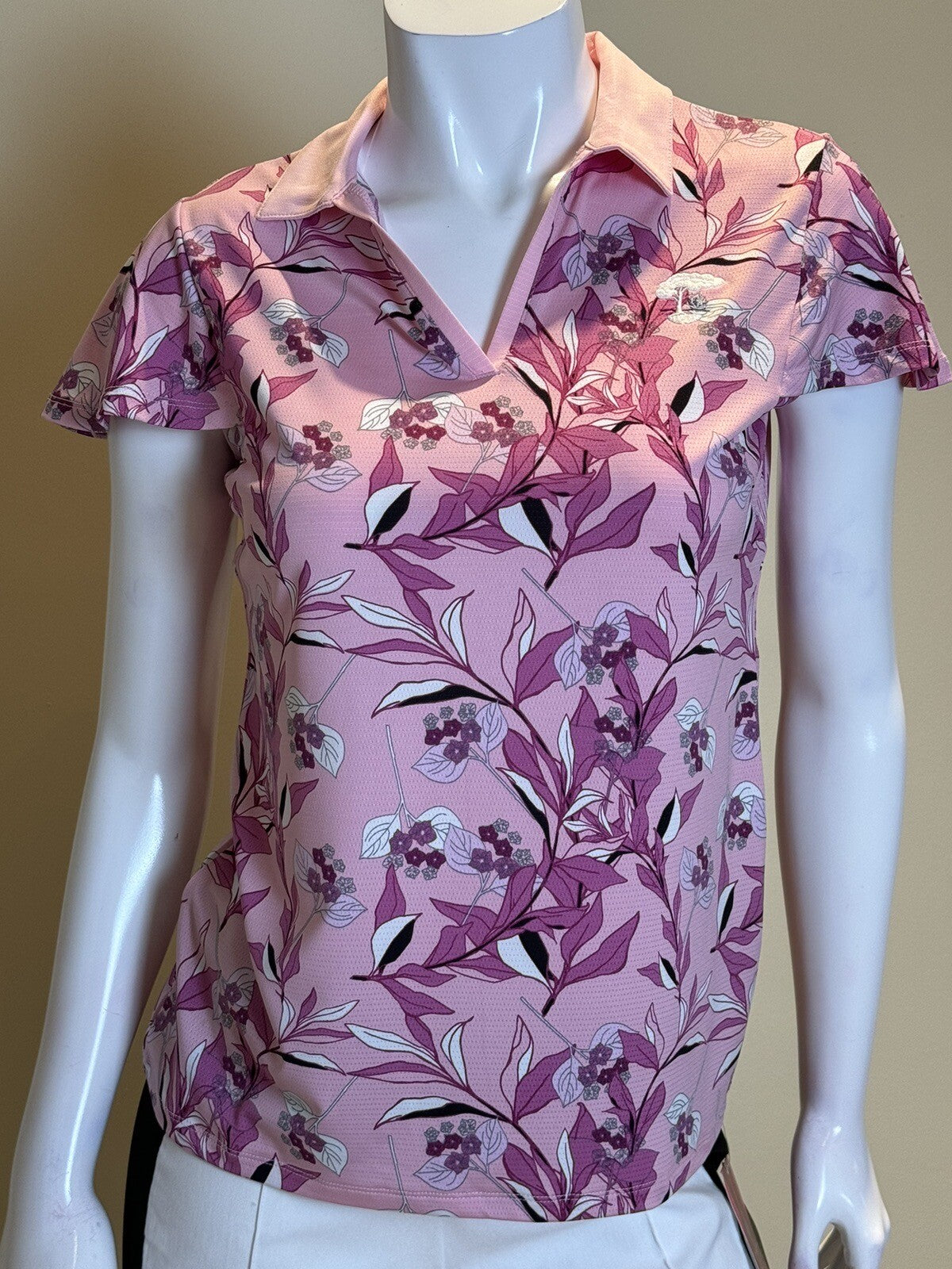 Sport Haley Women's Golf Shirt Pink Floral Top Sz M.   (B.77)
