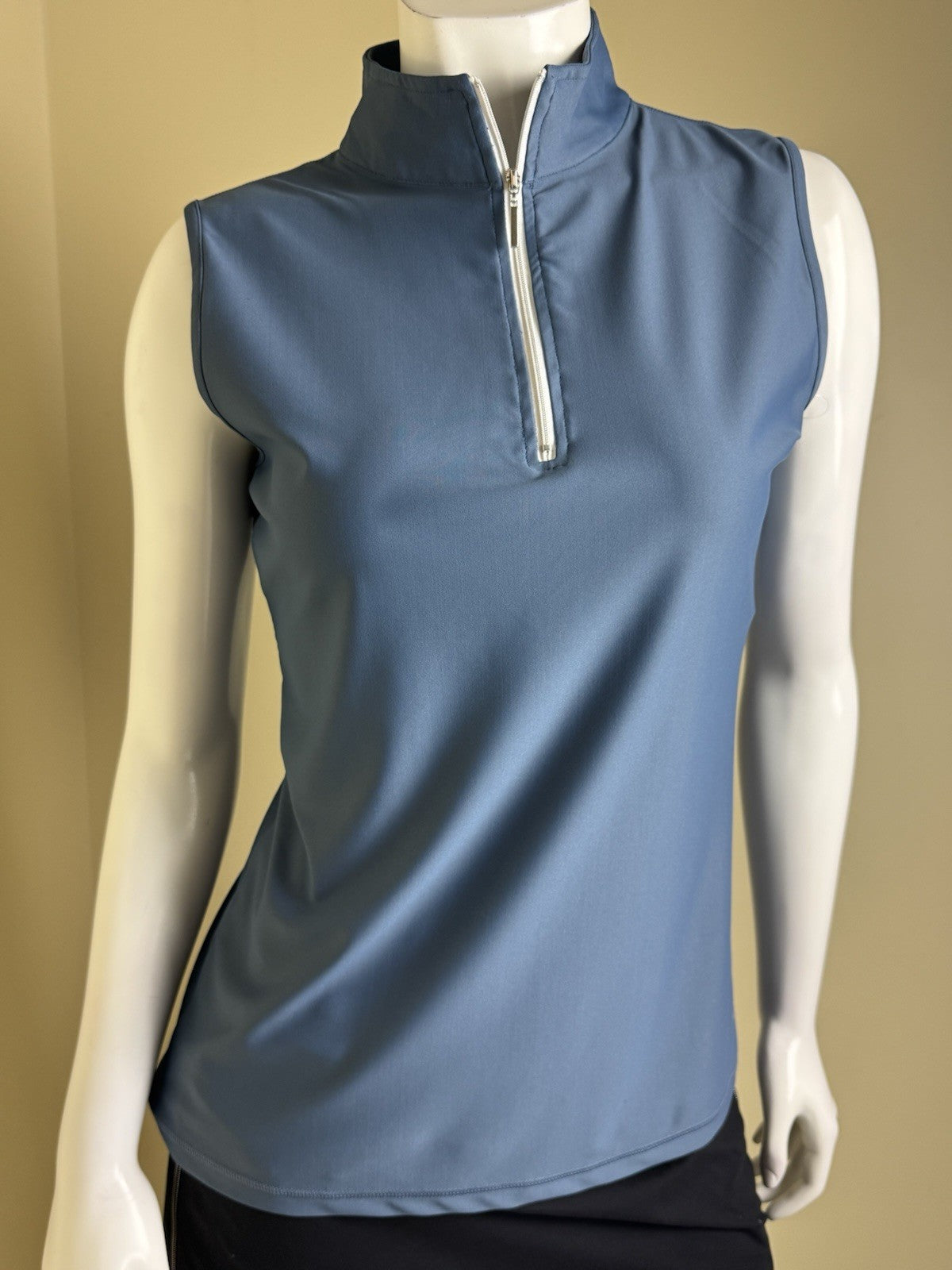 Skea Women’s Sleeveless Golf Shirt Sz L    (B.160)