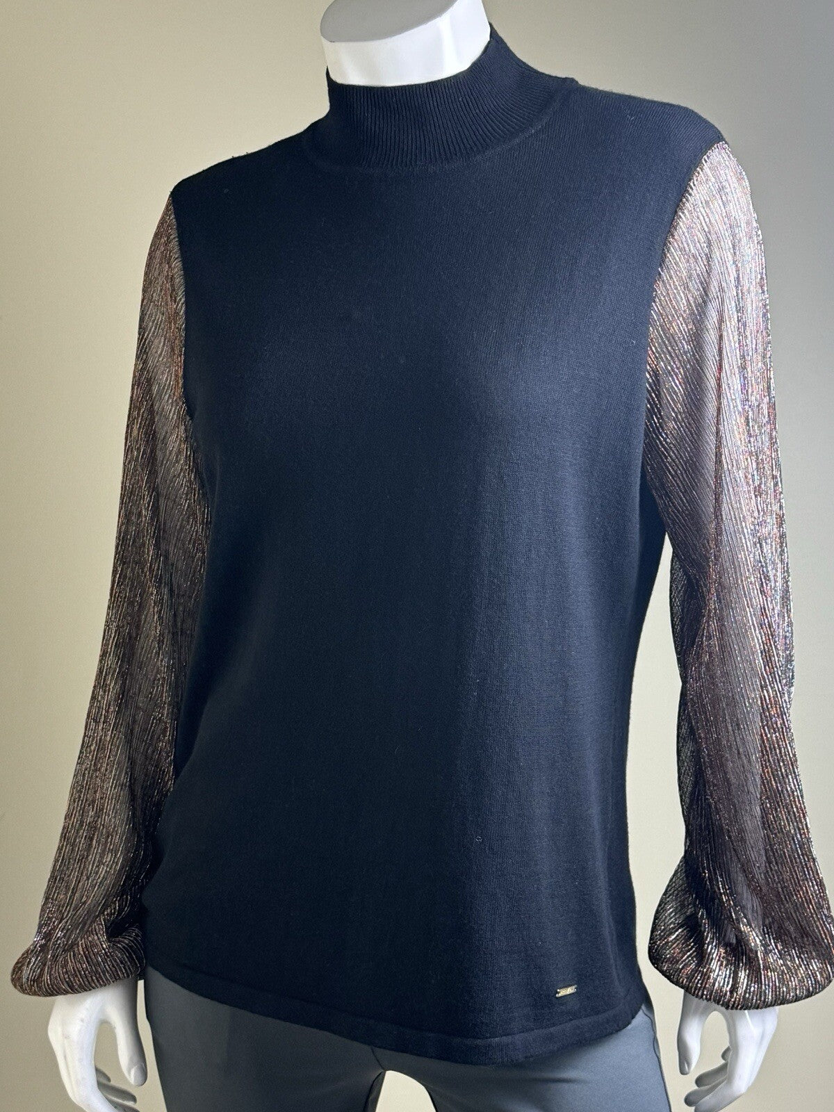 Anne Klein Womens Long Sleeves Sweater Black Size M.   (B.112)