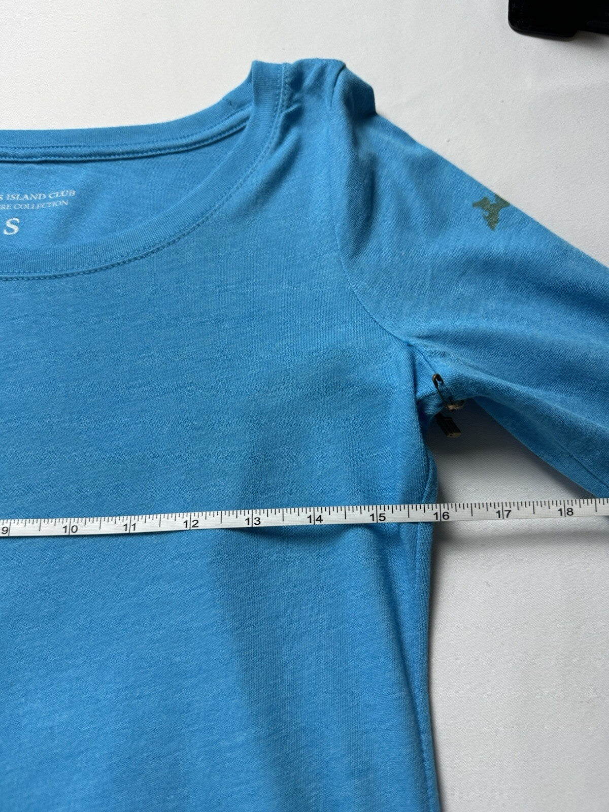 Fishers Island Club Women’s Long Sleeves Shirt Size S.  (B.105/2)