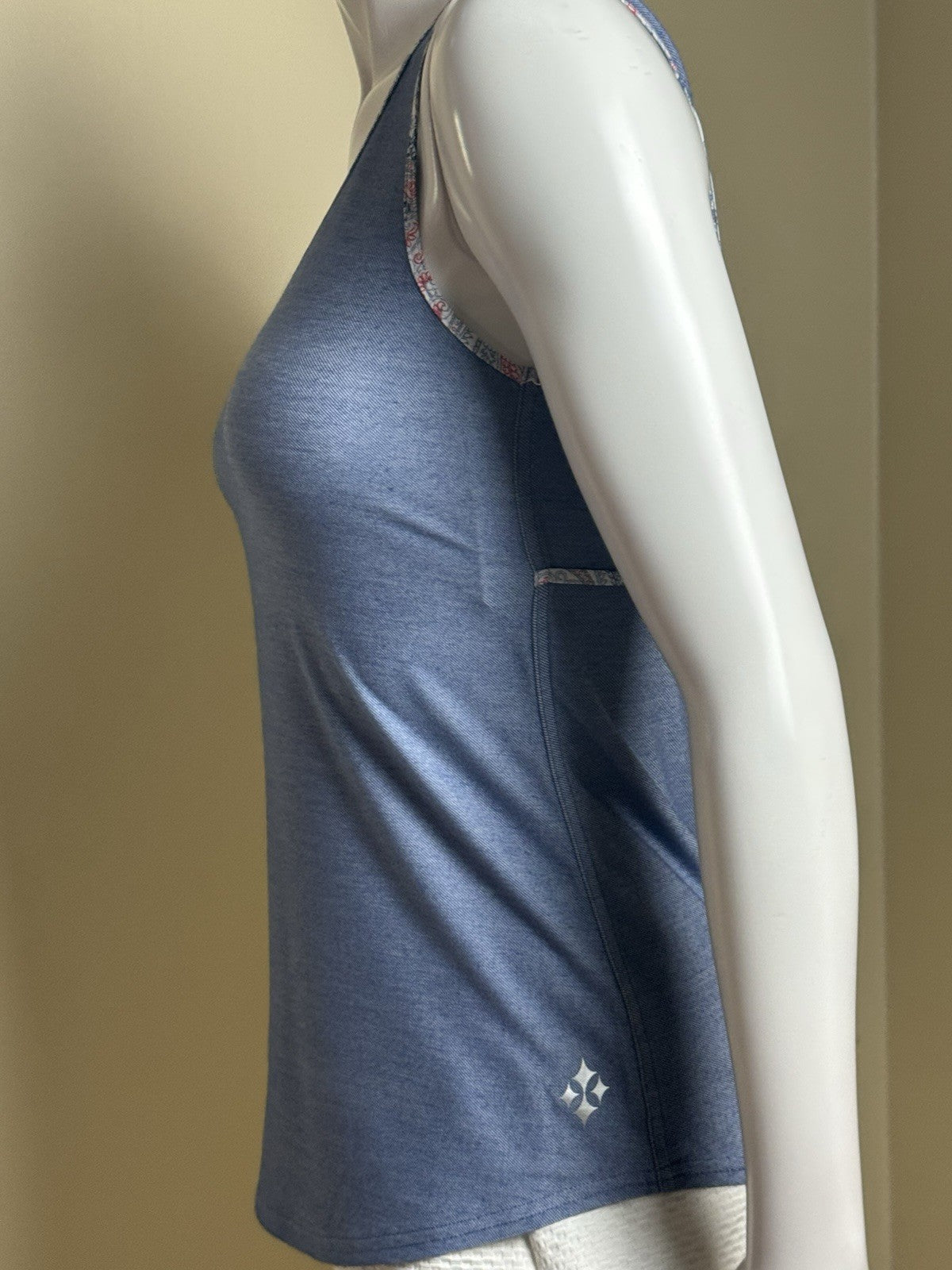 JOFIT Women's Golf Tank/Top Size S.   (B.175)