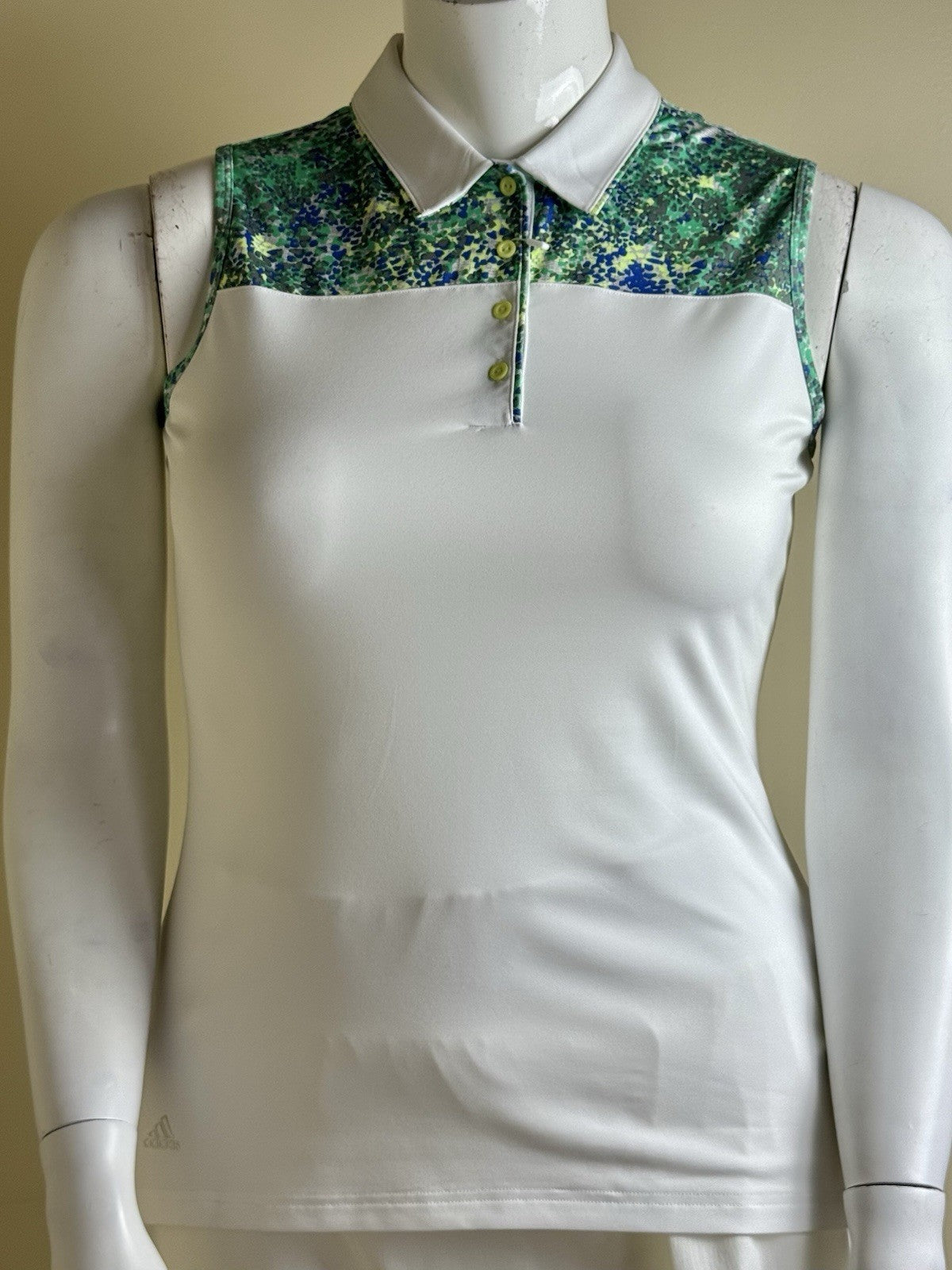 $60 Adidas Women’s Golf Shirt Sz L    (B.184)