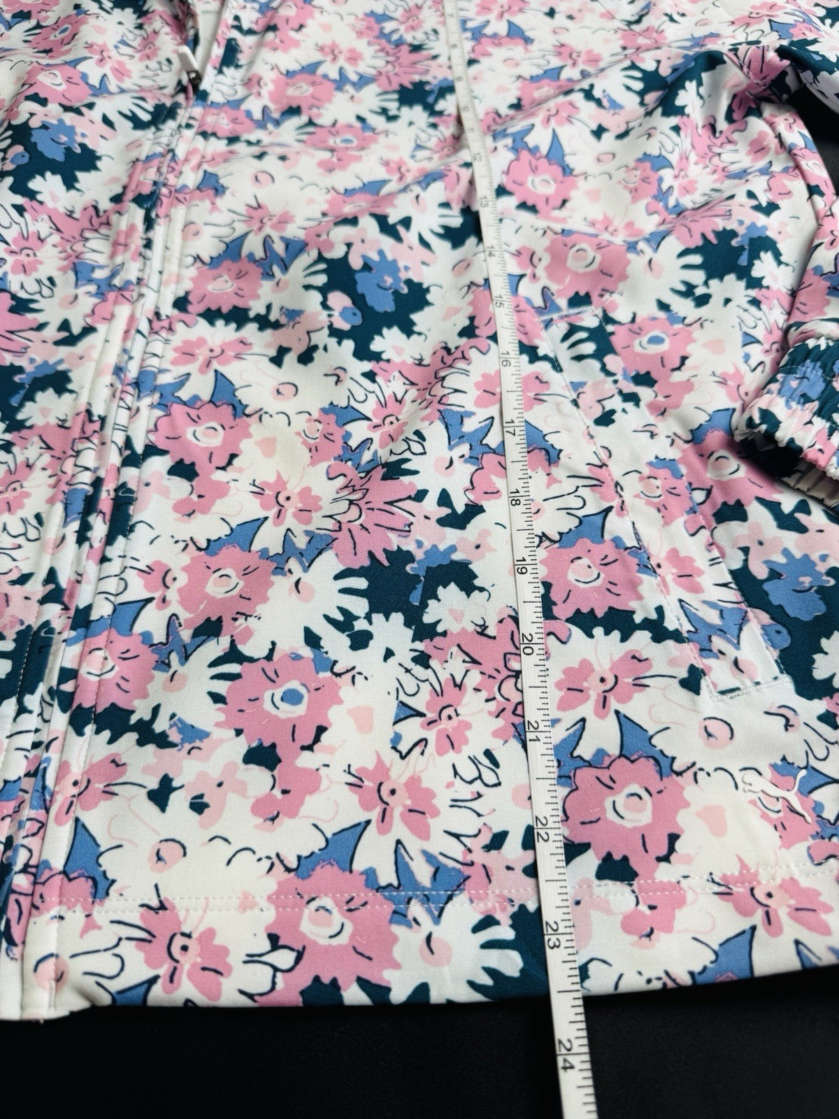 Puma Women's Golf Floral Jacket Size S.   (B.171)