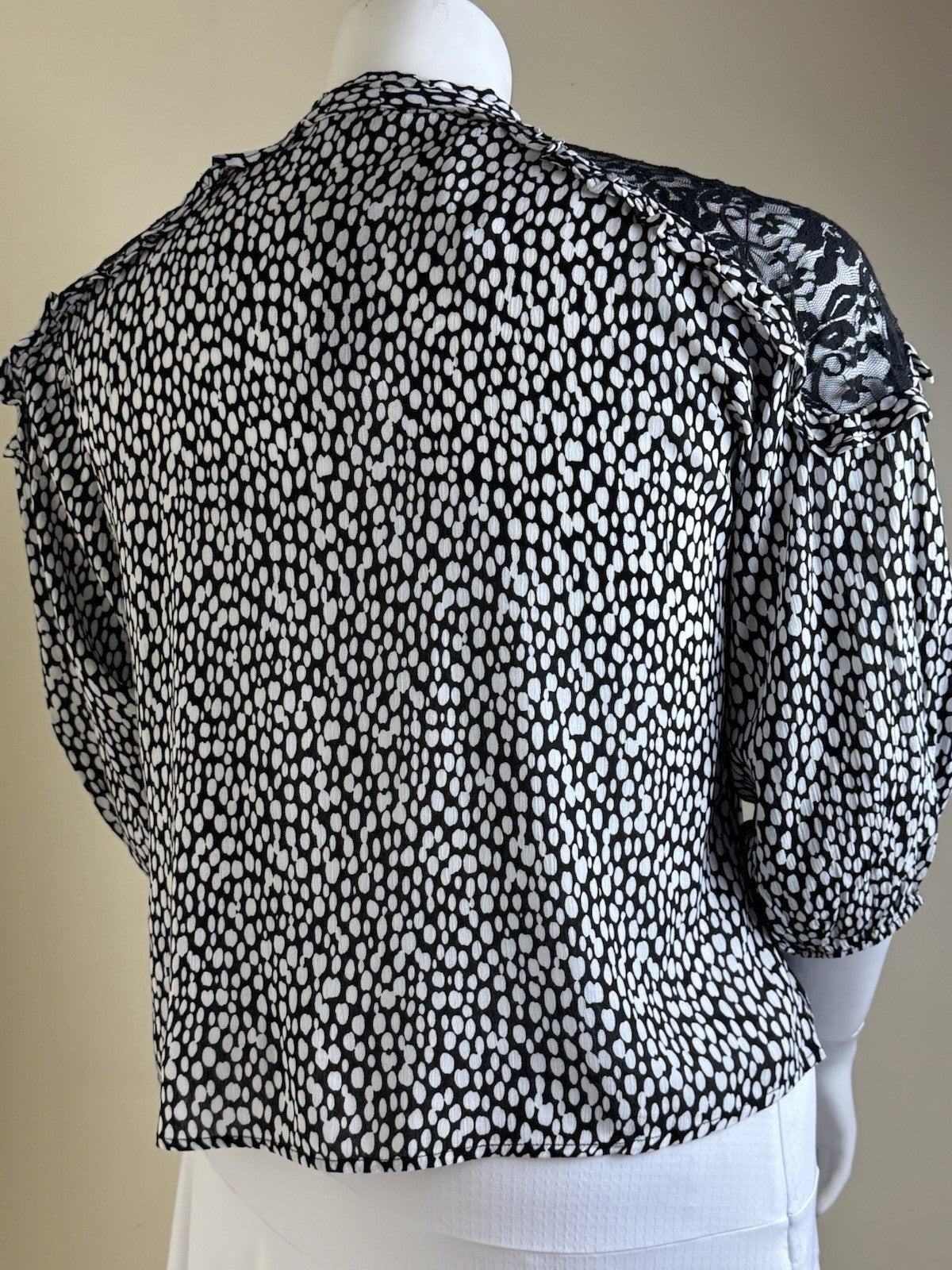 Adrienne Vittadini Women's Black White Long Sleeves Blouse Size XL.  (B.187)