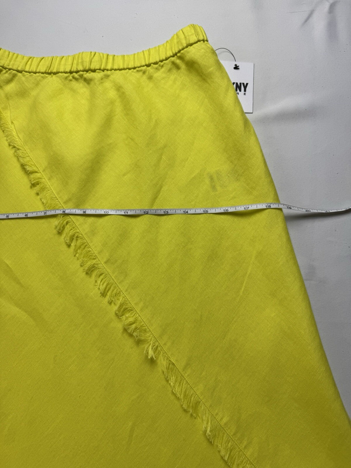 $109 DKNY Women's Neon Skirt Sz XS.  (B.142)
