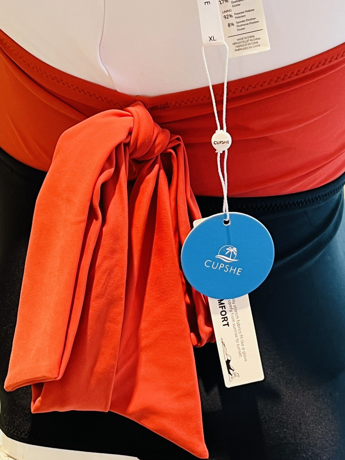 Cupshe Bathing suit One Pc Swimsuit Women’s Sz XL swimwear Black,Vermilion