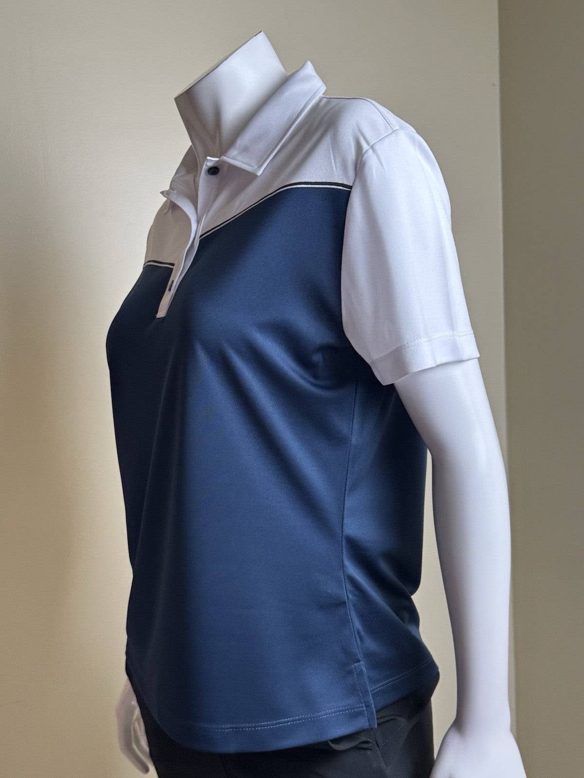 $60 Monterey Club Women's Golf Shirt Short Sleeve Sz 2XL      (B.044)