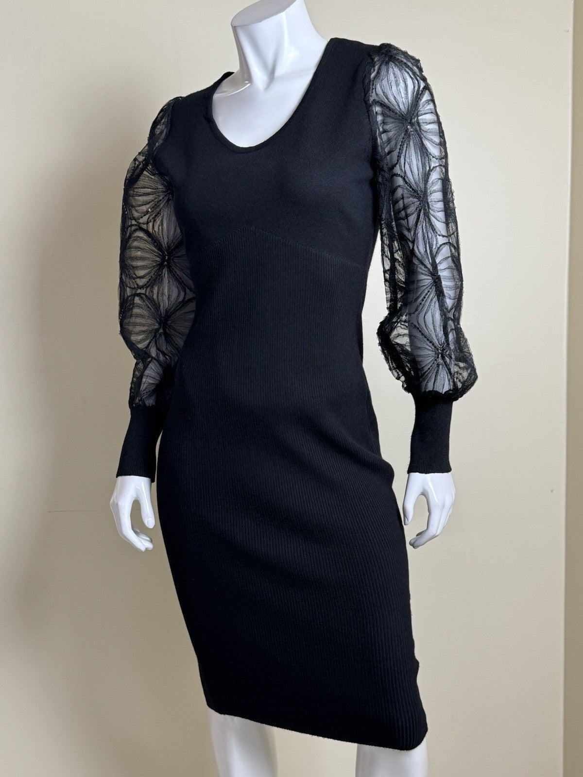 Absolutely Famous Black Laced Sleeves Knit Dress Size M.  (B.176)