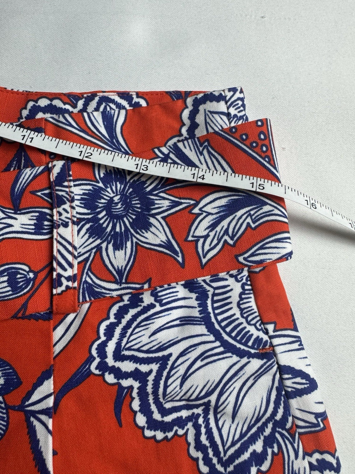 Tyler Boe Women’s Shorts Floral High Waist Belted Sz 10.    (B.164)