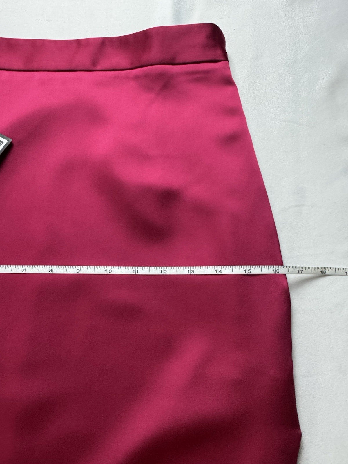 $140 Guess by Marciano Women’s Boldly Blooming Gathered Skirt Sz 4.      (B.156)