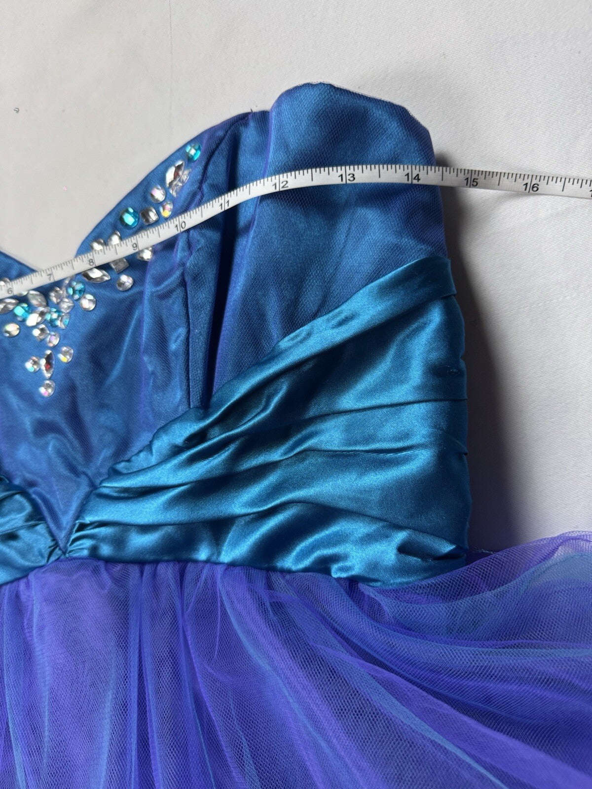 Stepping Out Women’s Strapless Formal Dress Sz 3/4. (B.143)