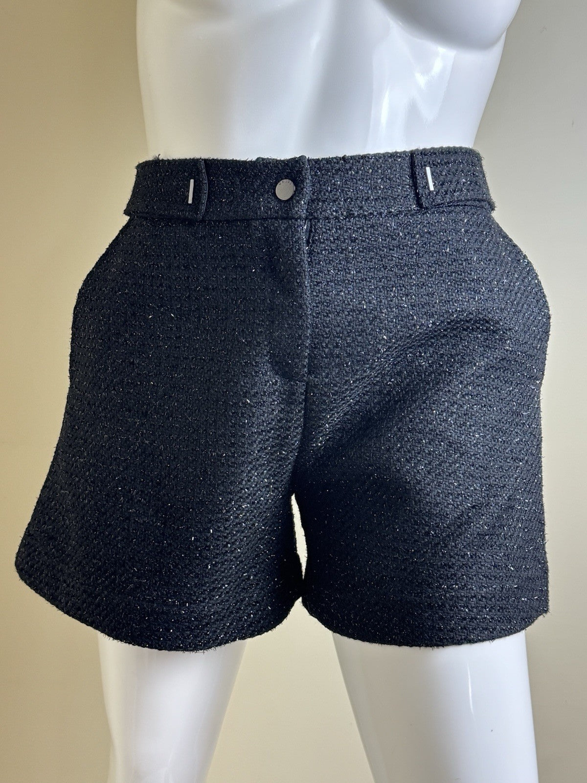 $98 Guess Women's Black Melissa Shorts Sz XL.        (B.141)