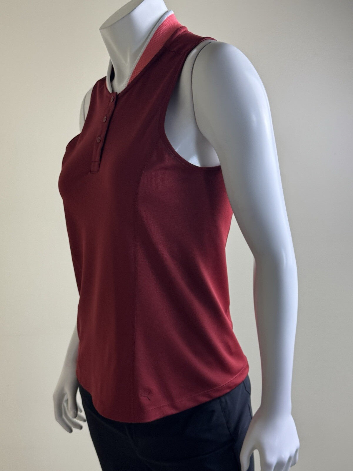 Puma Women’s Golf Shirt Sleeveless Sz S (B.193/7)