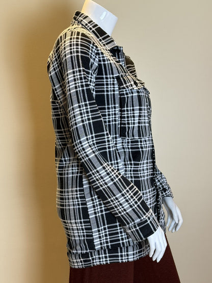 Sugar Rain Black White Plaid Button Down Long Sleeves Shirt Sz L. (B.55)