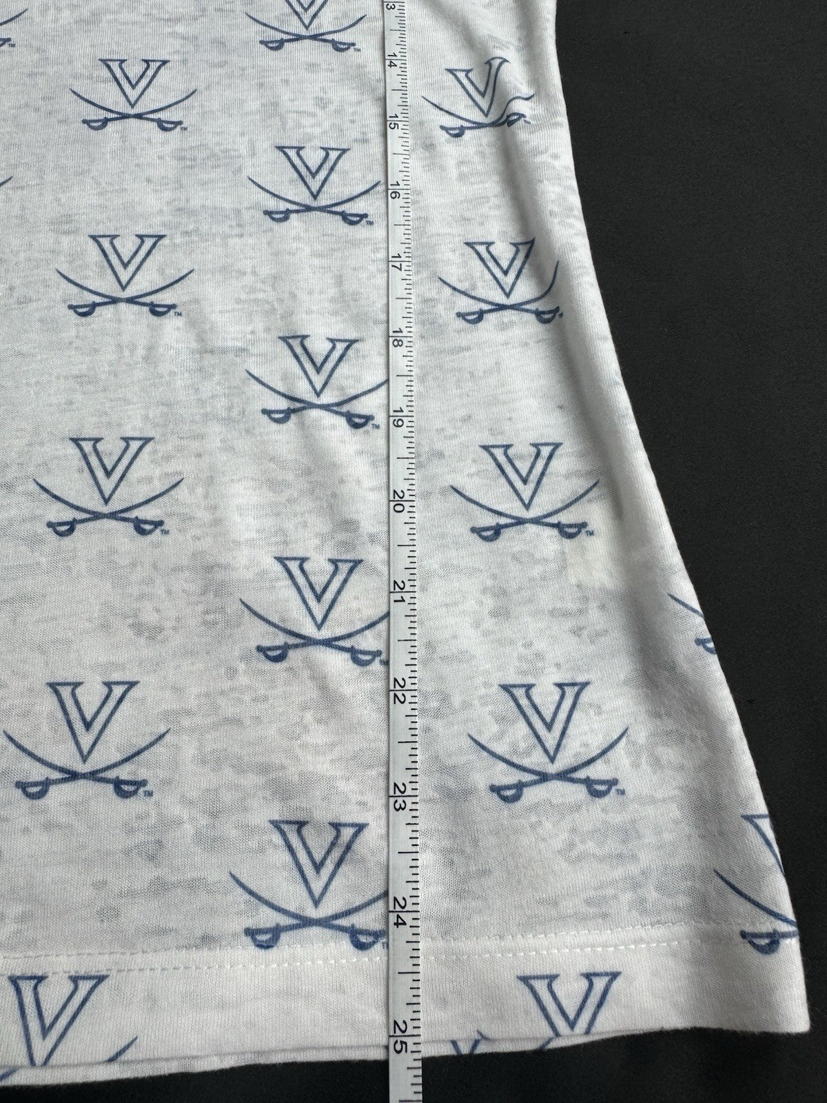 LeverWear Women's Virginia Logo shirt Sz M   (B.170)