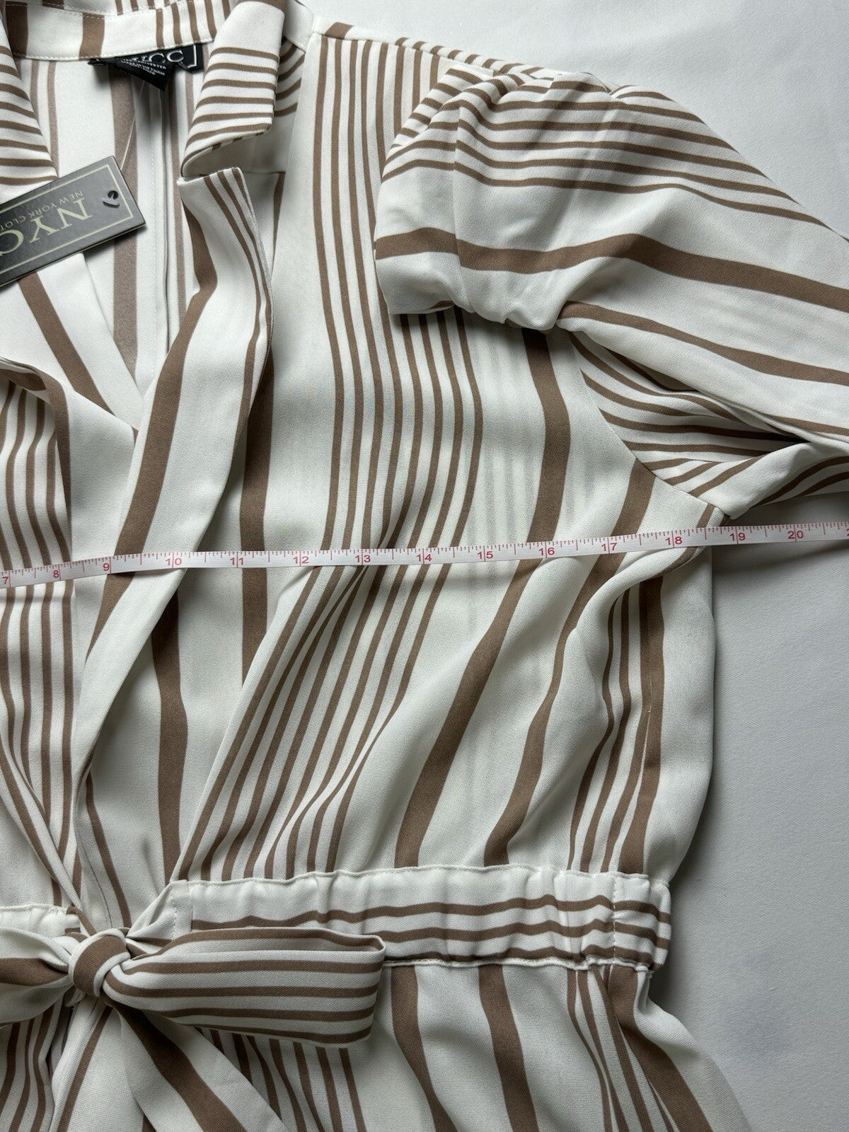 NYCC New York Women’s Striped Cardigan Tan Ivory Size M. (B.53)