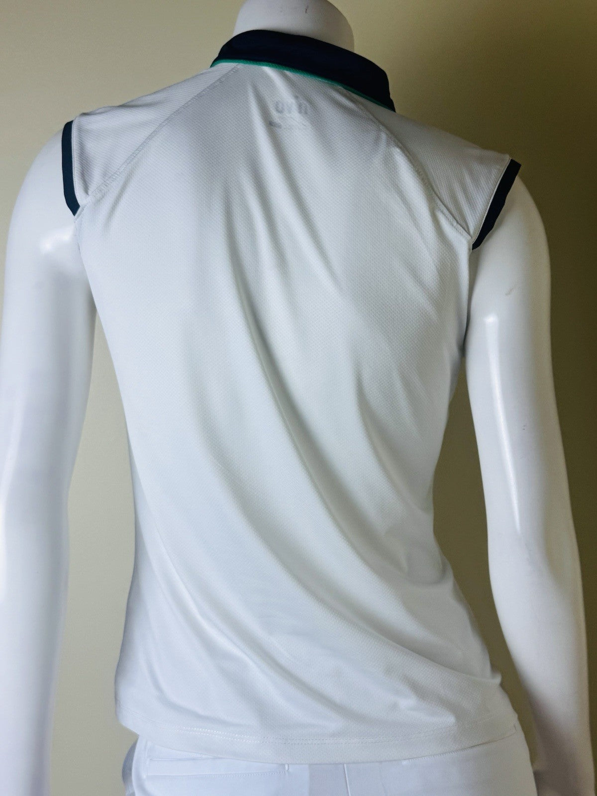 $80 NIVO Women's Golf Shirt Size S.    (B.163)