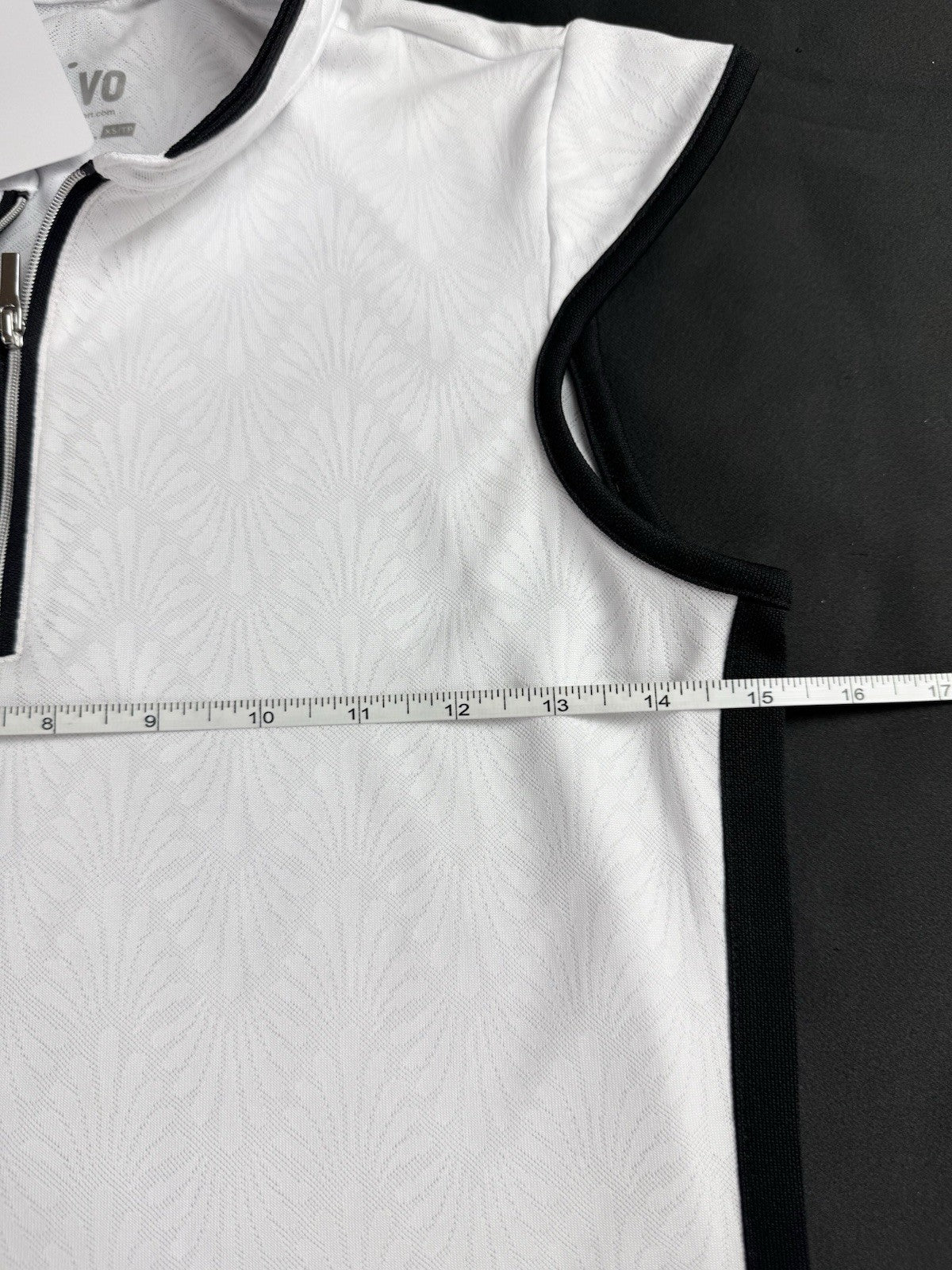 $80 NIVO Women's Golf Shirt Size XS.    (B.181)