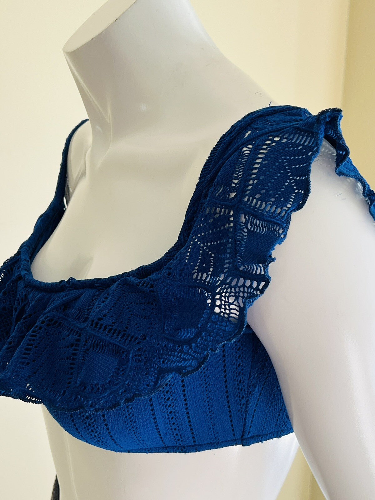 $88 POLO RALPH LAUREN SWIM Bikini TOP CROCHET RUFFLE SIZE M    (B.01)