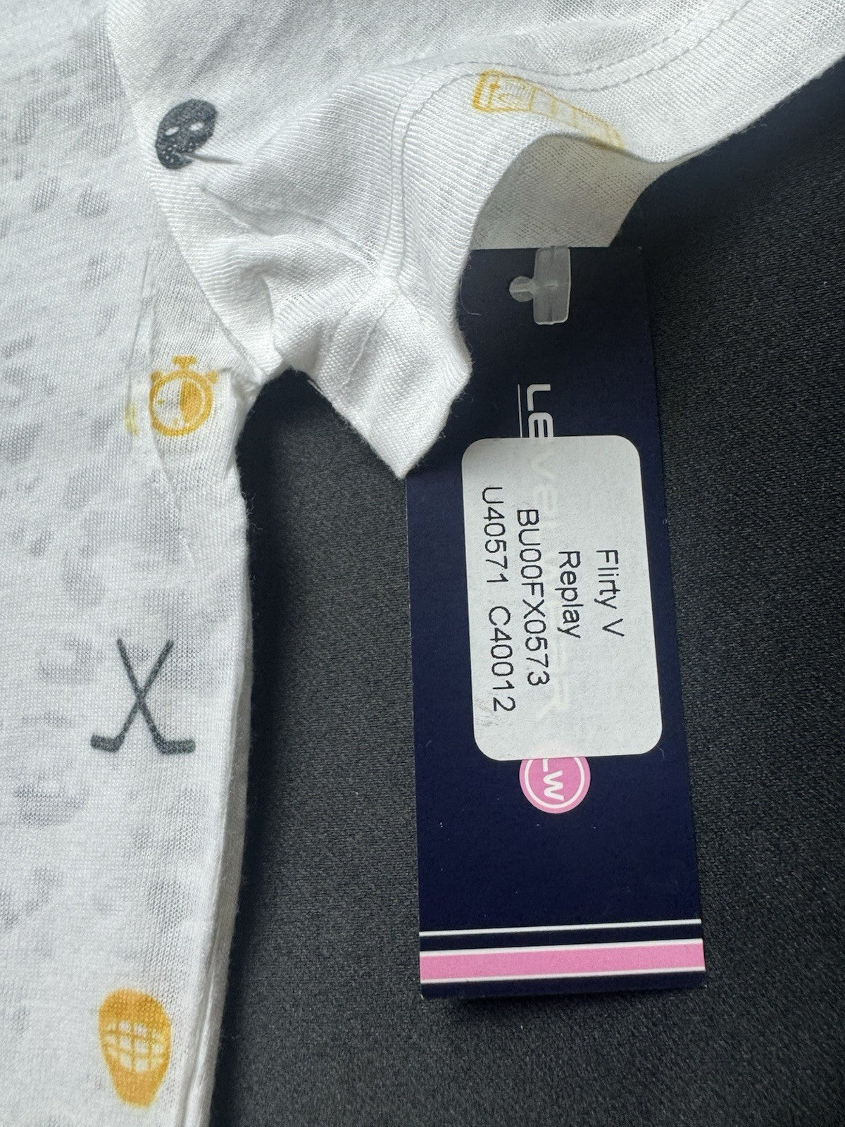 LeverWear Women's Golf shirt Hockey Print Sz M   (B.160)