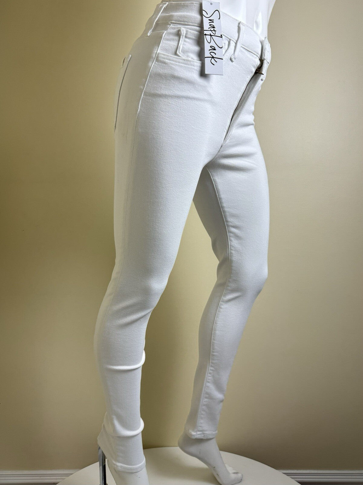 Joe’s Women’s White Ankle Stretch Jeans Sz M. (B.80)
