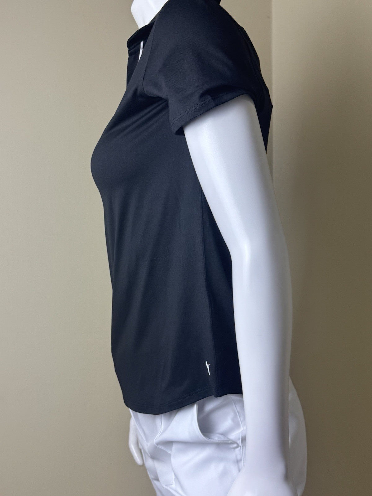 Puma Women’s Golf Shirt Sz S.   (B.161)