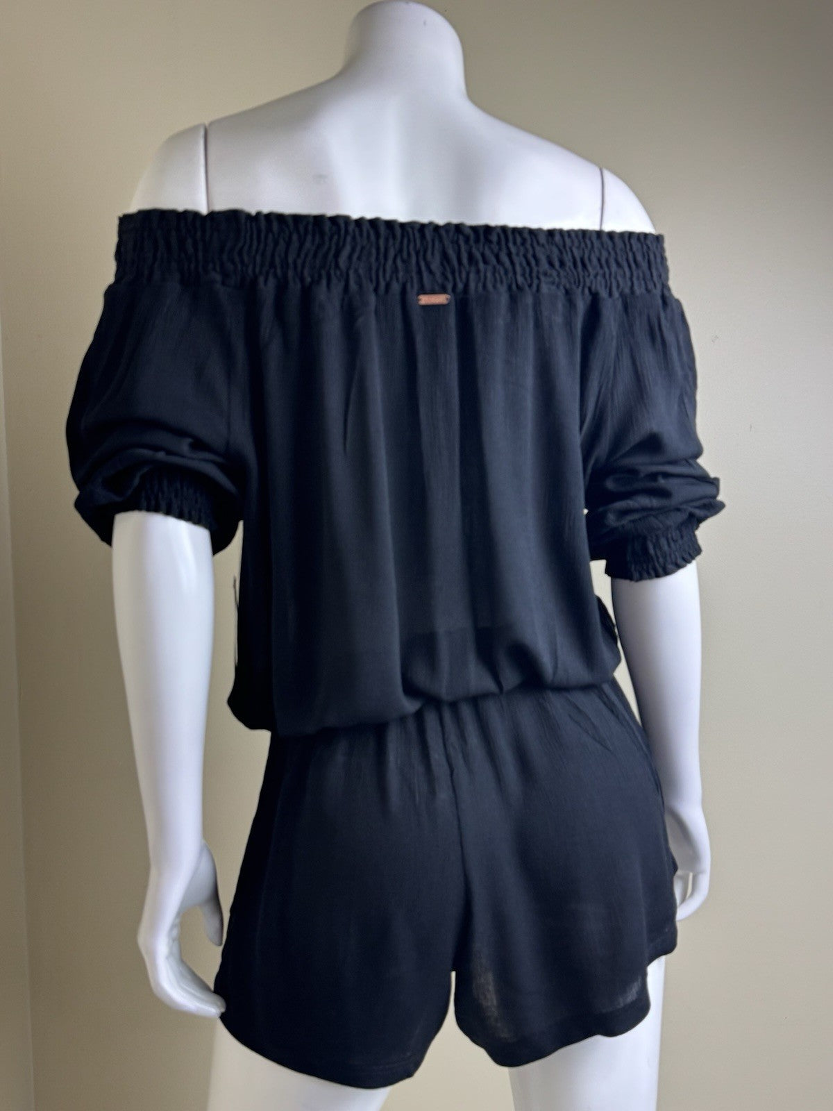 $54 Raisins West Coast Off-the-Shoulder Romper Cover-up Women's Sz S.    (B.182)