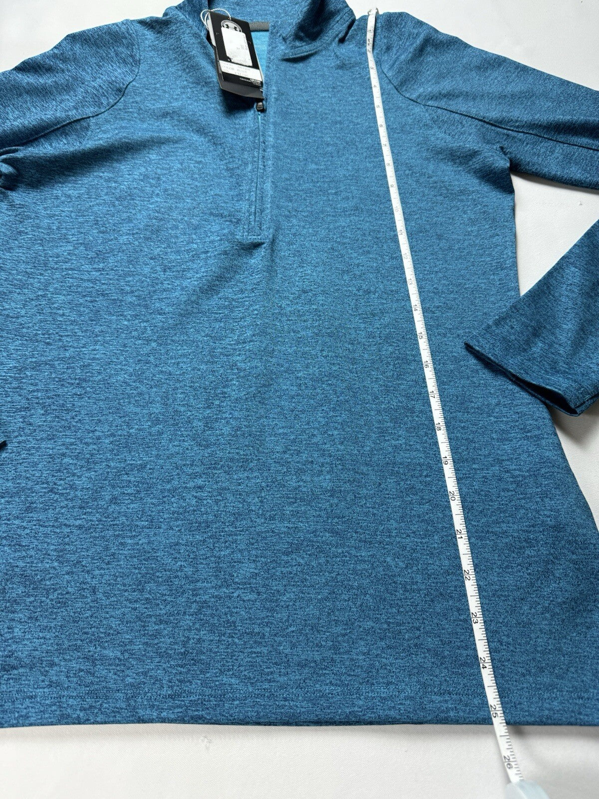 Under Armour Women's Golf Sweatshirt Size M.    (B.113)