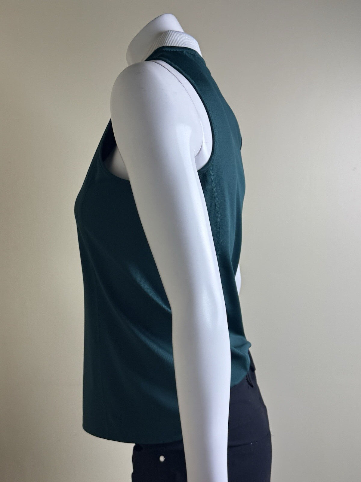 Puma Women’s Golf Shirt Sleeveless Sz S (B.128/6)