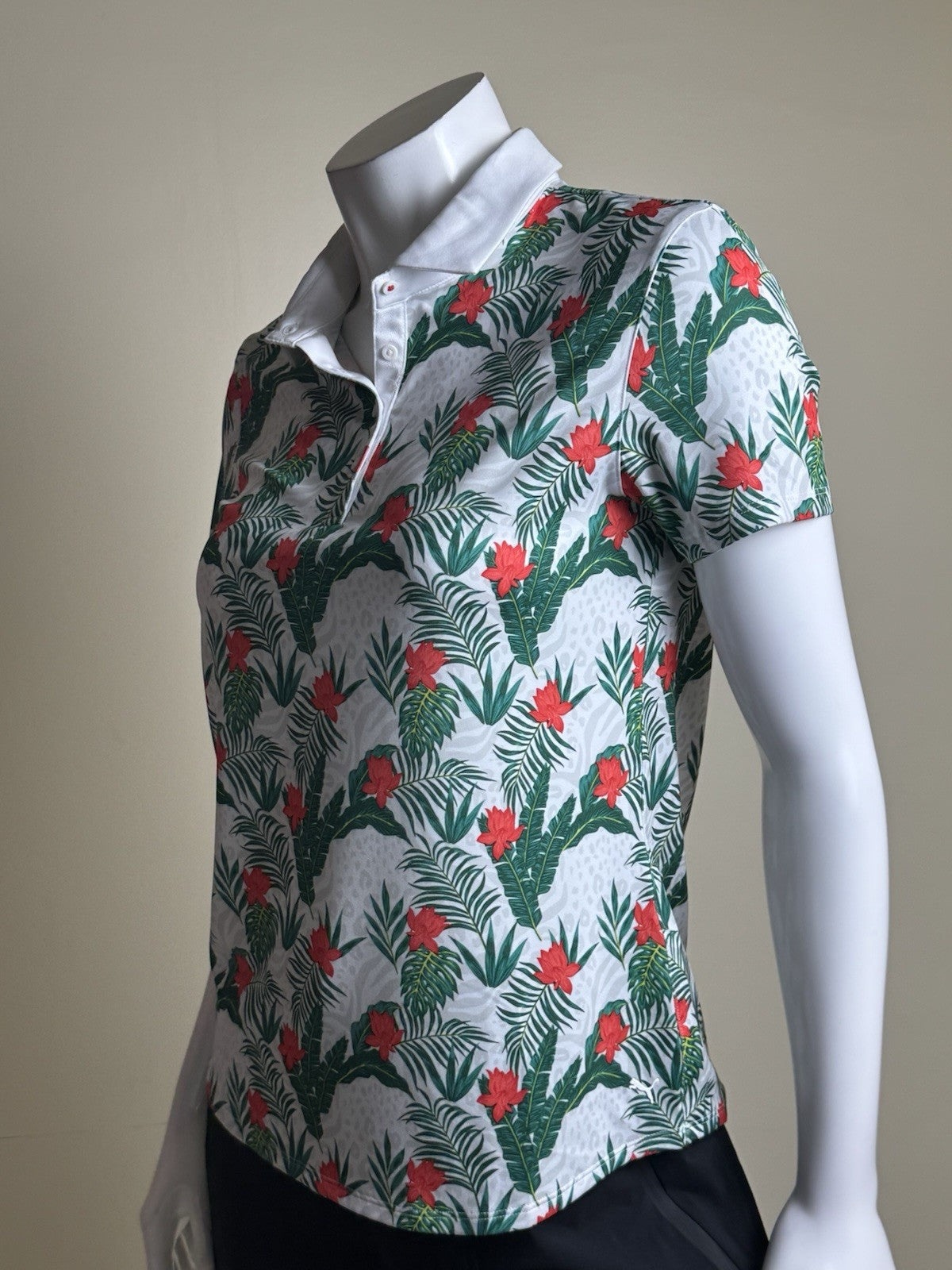 Puma Women’s Golf Shirt Sz S.   (B.184/4)