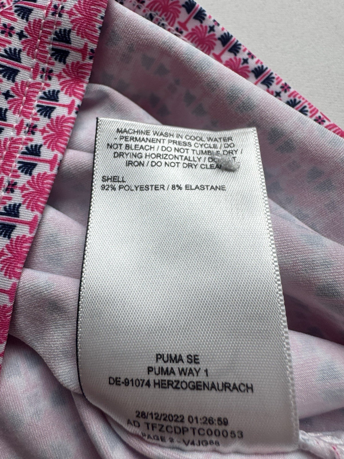 Puma Women’s Golf Shirt Sz S.   (B.162)