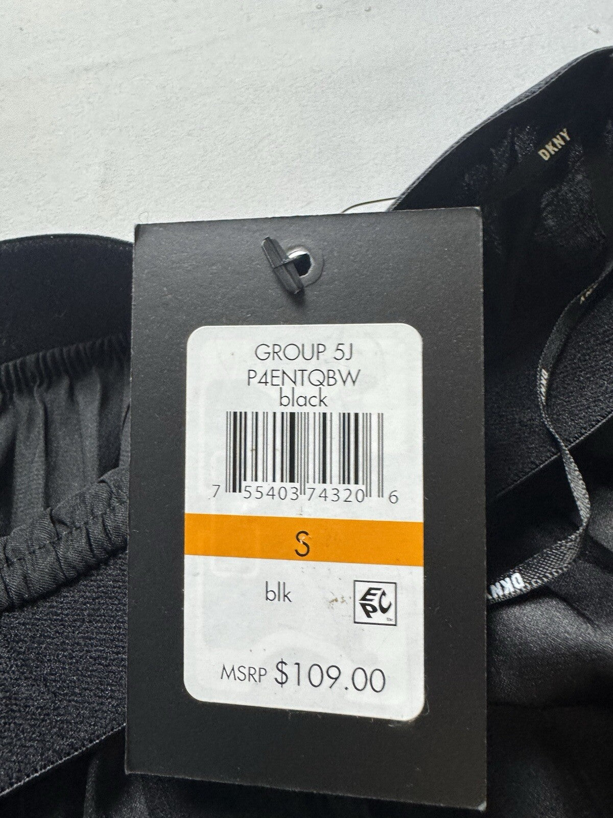 $109 DKNY Women's Pleaded Skirt Sz S.  (B.142)