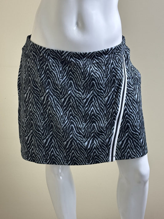 Sport Haley Women’s Golf Skirt Skort Sz L.      (B.145)