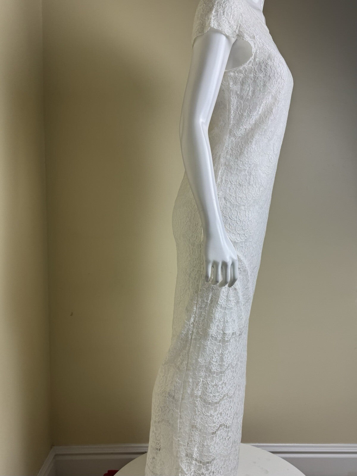 Kate & Lily Lace White Dress Size 14       (B.145)