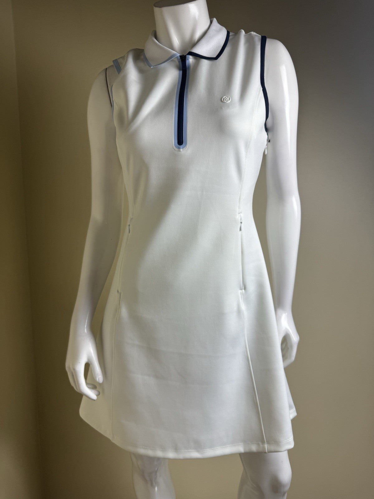 G /Fore Women’s White Sleeveless Dress Sz M.  (B.158)