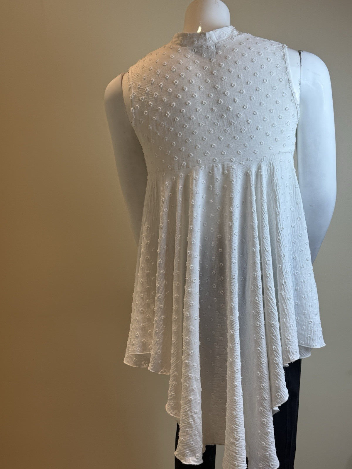 Cha Cha Vente Women's Blouse White Sz XL.  (B.167)