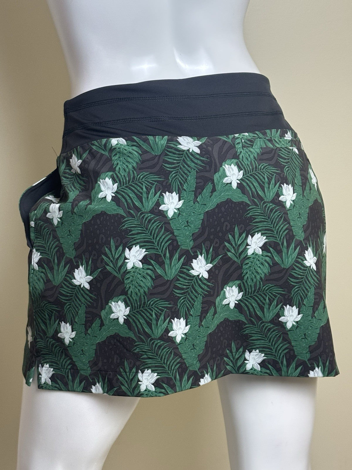 PUMA Women's Golf Tennis Skort Skirt Sz S (B.153/8)