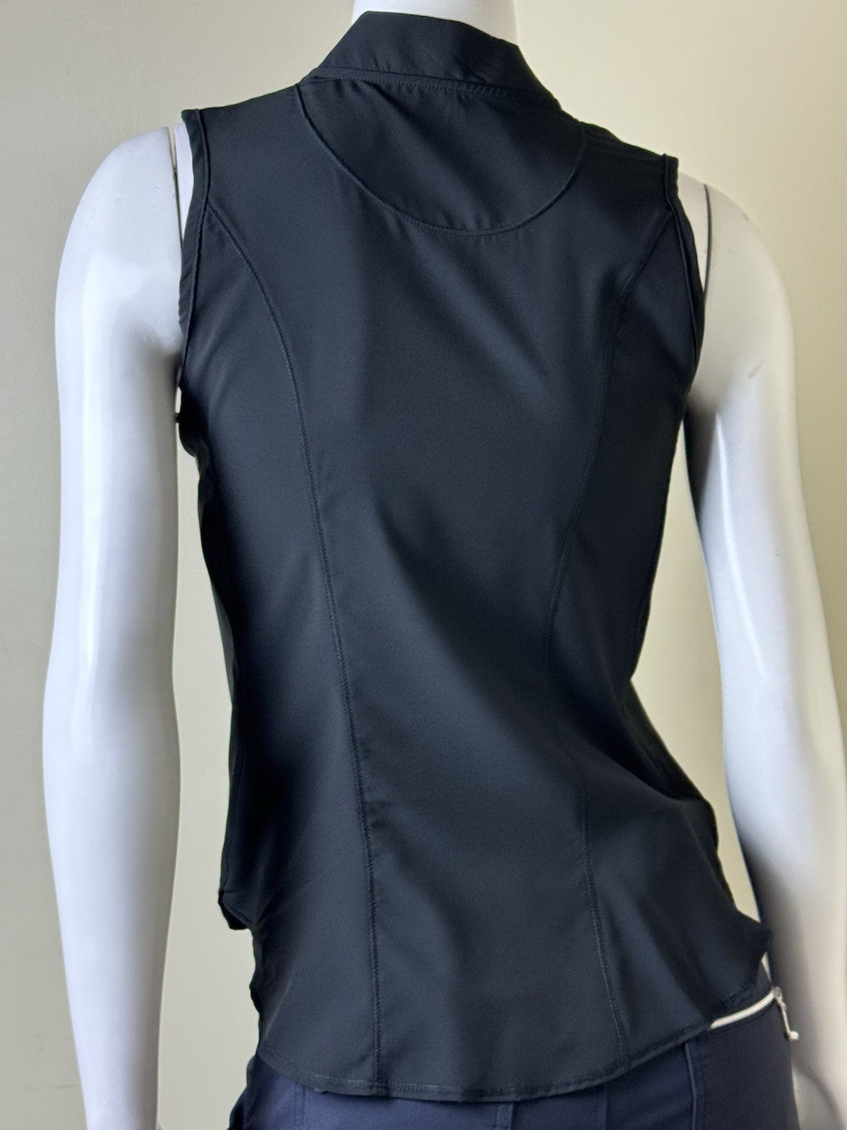 Lucky In Love Tech Performance Women’s Sleeveless Golf Shirt Sz S.     (B.163)