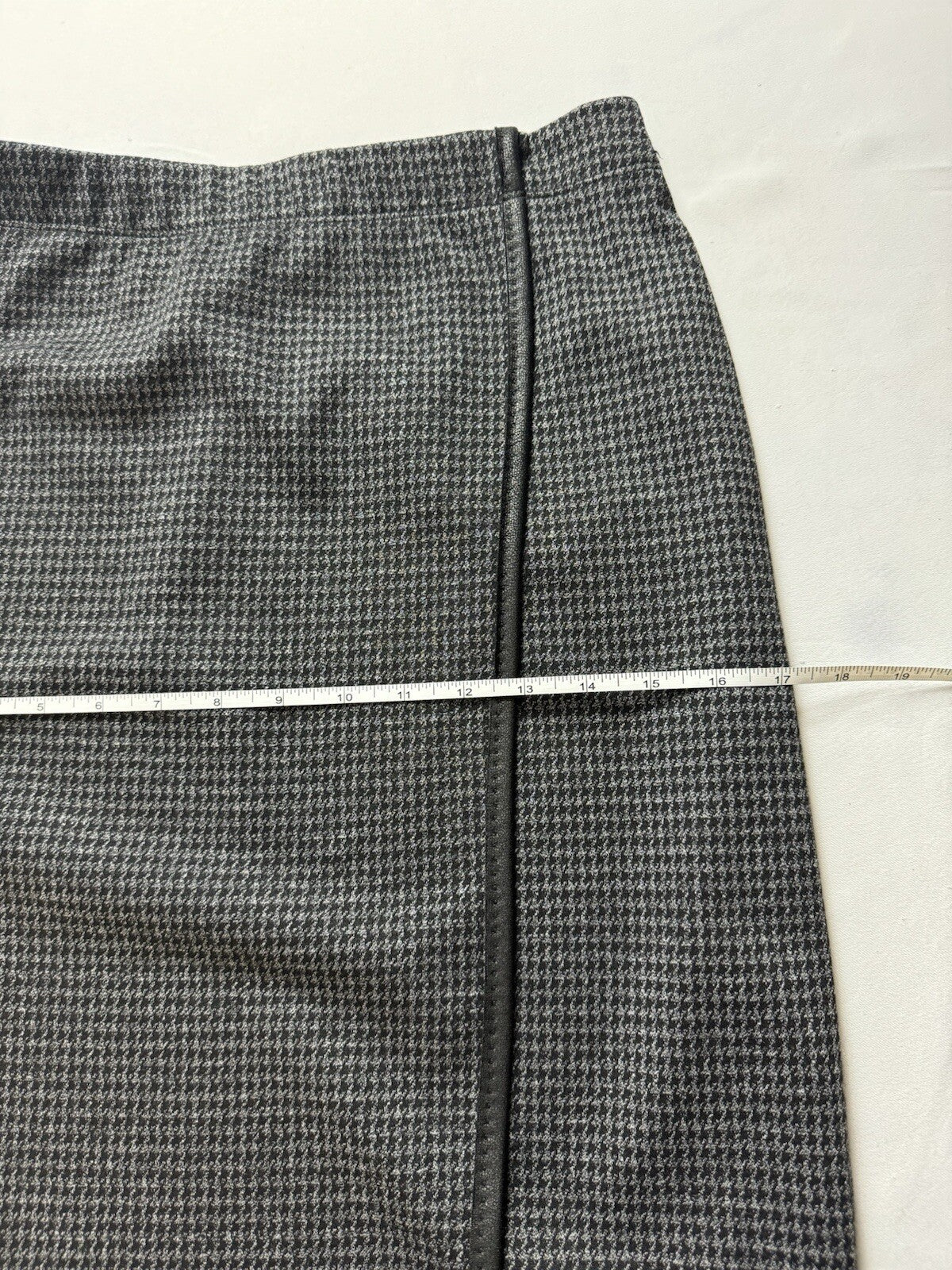 $118 Max Studio Women’s Pencil Straight Skirt Sz XS.      (B.117)