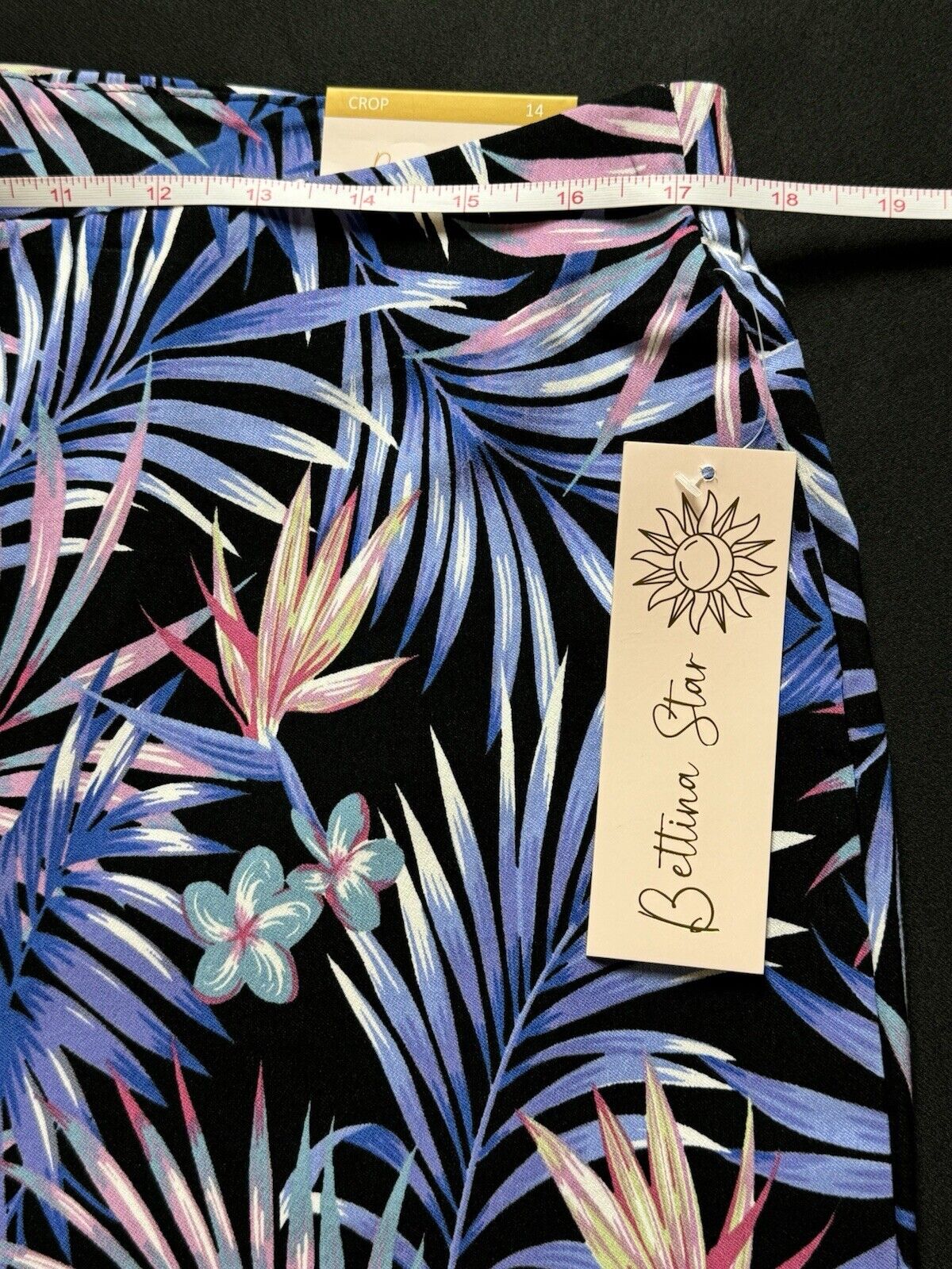 $59 Bettina Star Women’s Crop Stretch Pants Size 14 Blue Tropical. (B.80)