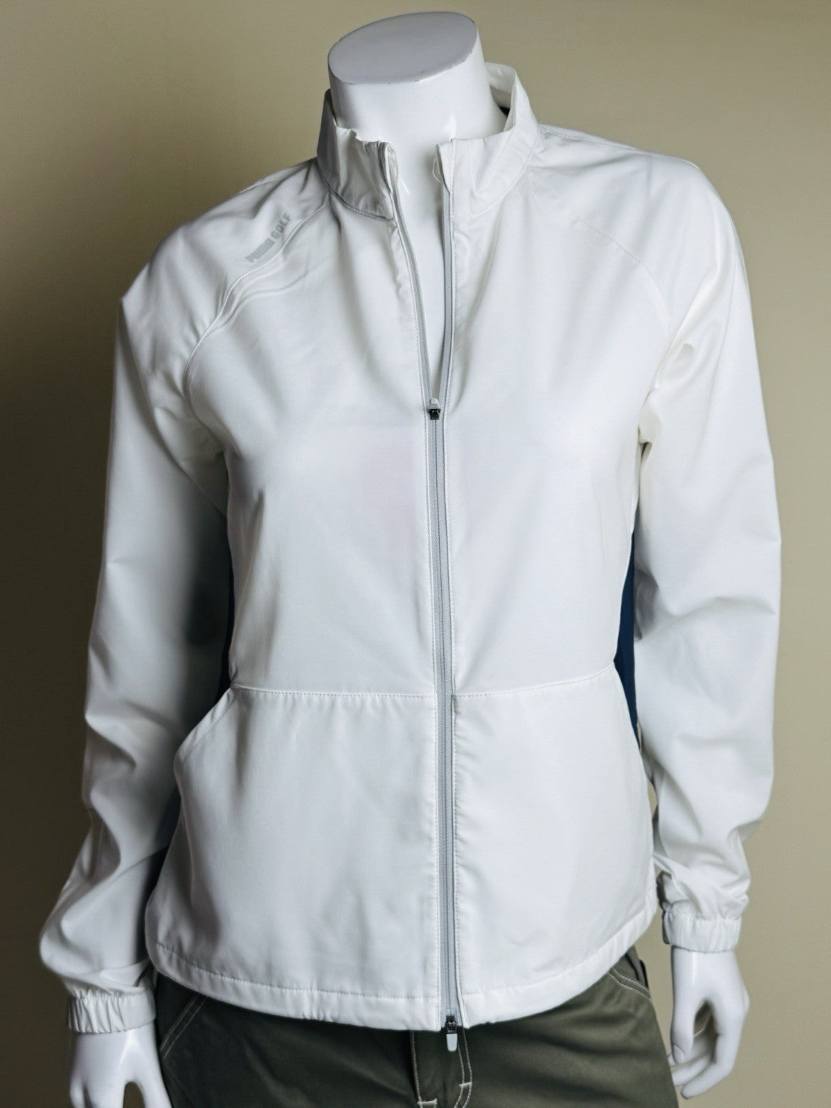 PUMA Women's White with Navy Jacket Pockets Sz S.       (B.154)